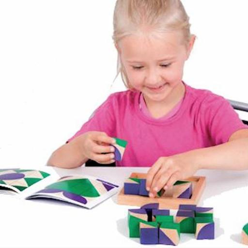 Jakolino Spiel - 24,8 cm x 24,8 cm aus Buchenholz