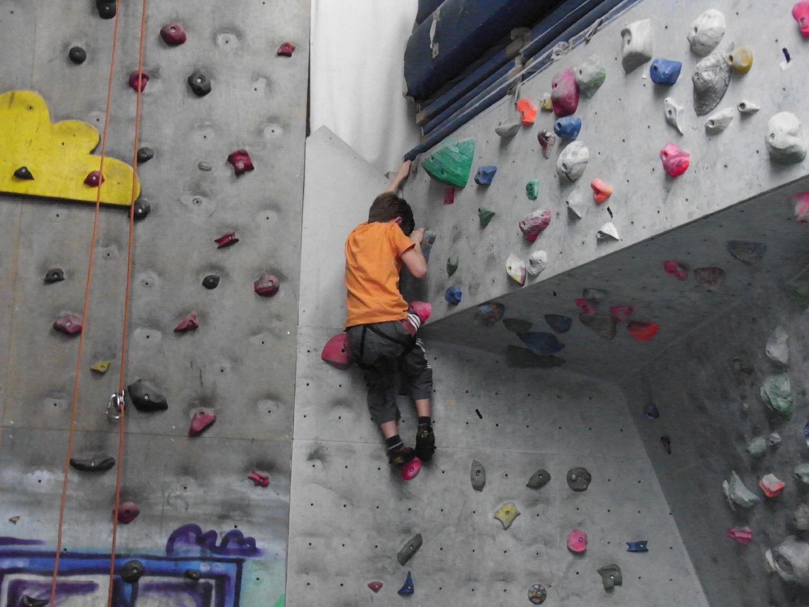 Kletterwand-Boulderwand - mit passenden Klettergriffen