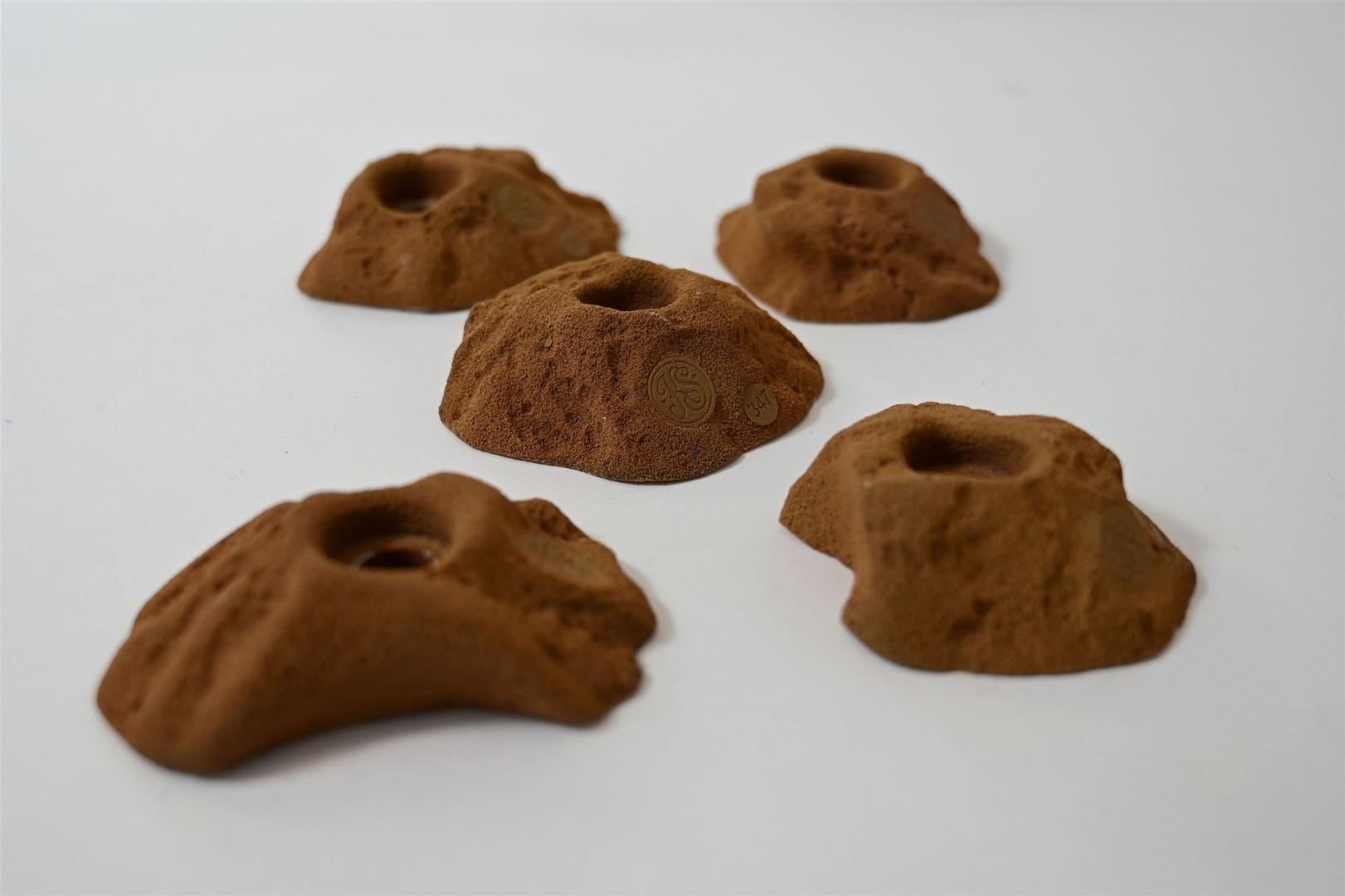 Klettergriff-Set Huni in Sandsteinoptik - die Klettergriffe in Steinoptik kommen der Natur sehr nahe. Kein Griff ist nach Maß sondern hat natürlich geformte Ecken und Kanten. Klettergriff-Set Huni in Sandsteinoptik - naturgetreue Klettergriffe in Steinoptik