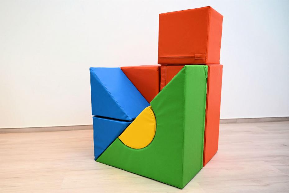 Motorik-Bausteine aus farbigem Leichtplanenstoff