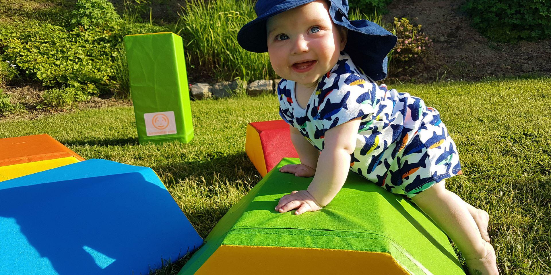 Trapezwürfel-Bausteinsatz zum Krabbeln - Balancierwürfel und Trapezelemente