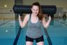 Aquabag-Fitnessrolle - original Airtrack Factory - wird mit Luft und Wasser gefüllt