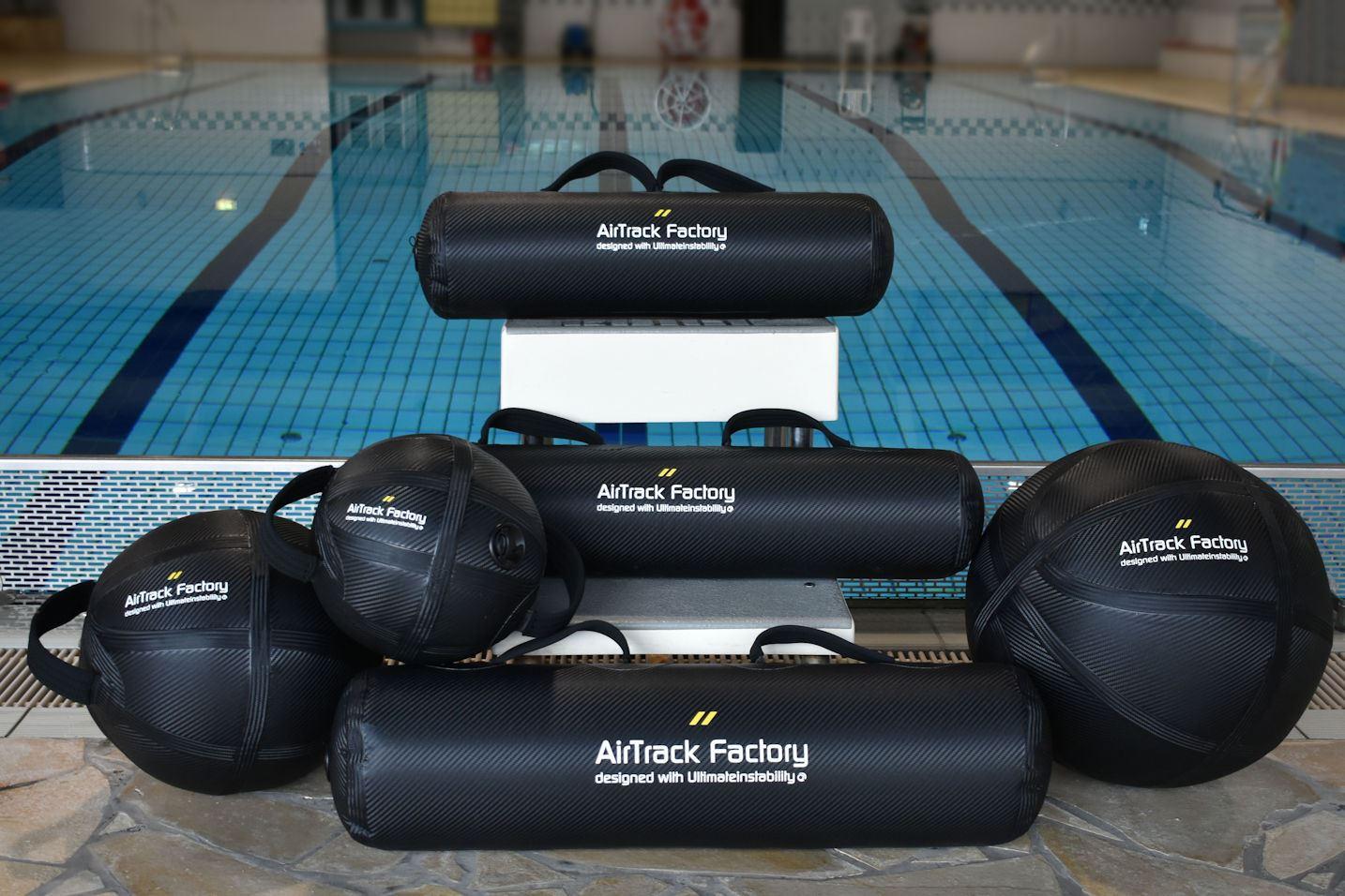 Aqua Line - Airtrack Factory - original Airtrack Factory - wird mit Luft und Wasser gefüllt