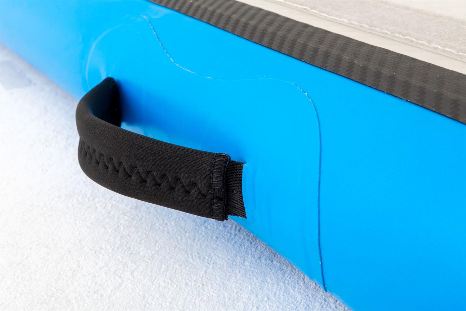 AirTrack - Griff - Zum besseren Handling ist die AirTrack-Trampolin Turnmatte mit 4 Tragegriffen ausgestattet. AirTrack - Griff - Tragegriffe