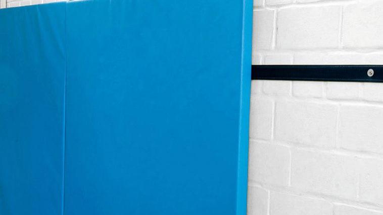 Prallschutzmatten mit Klettverbindung zur befestigung an der Wand