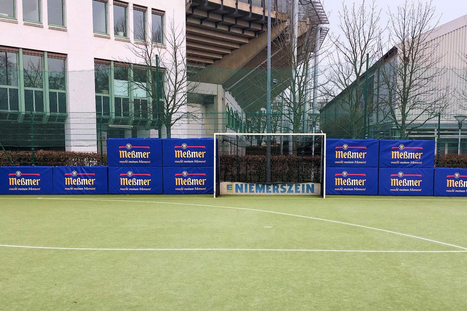 Prallschutzmatten mit Sponsorenlogo - für den Innen- und Außenbereich