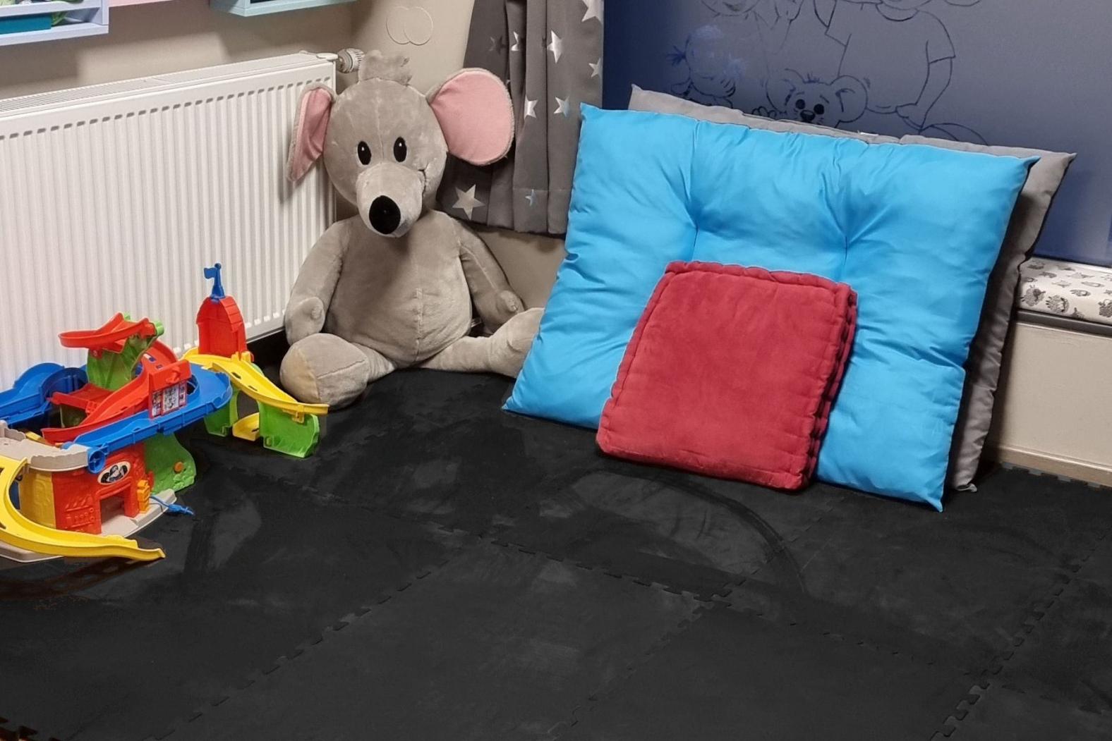 Steckmatte im Spielzimmer Steckmatte im Spielzimmer