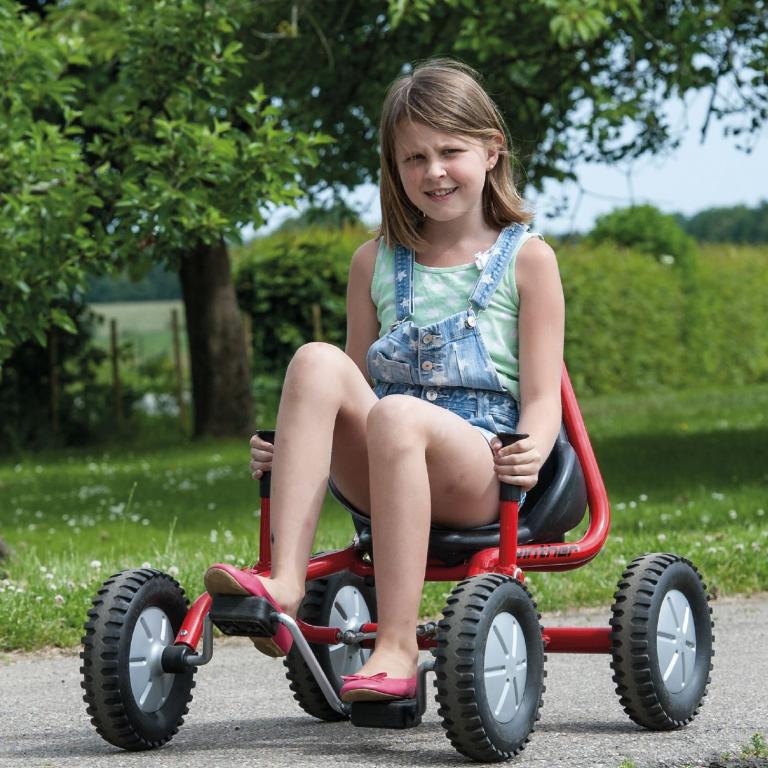 Fun Cart Large in Aktion - Winther Viking - hochwertiges Kinderfahrzeug für Institutionen
