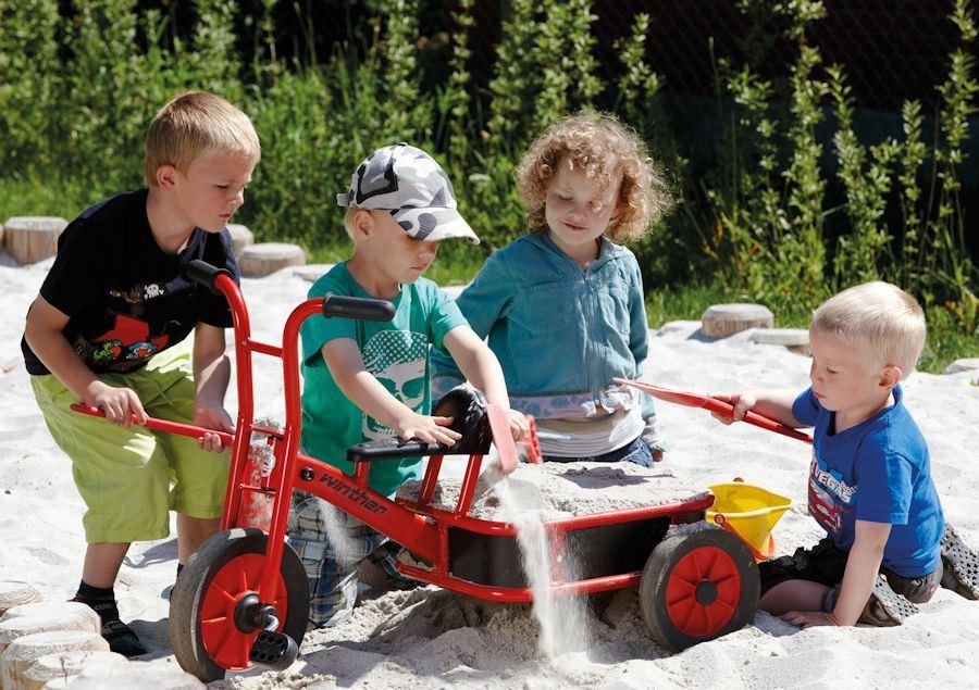 Truck Aktion im Sandkasten - Winther Viking Institutionsfahrzeug in hoher Qualität
