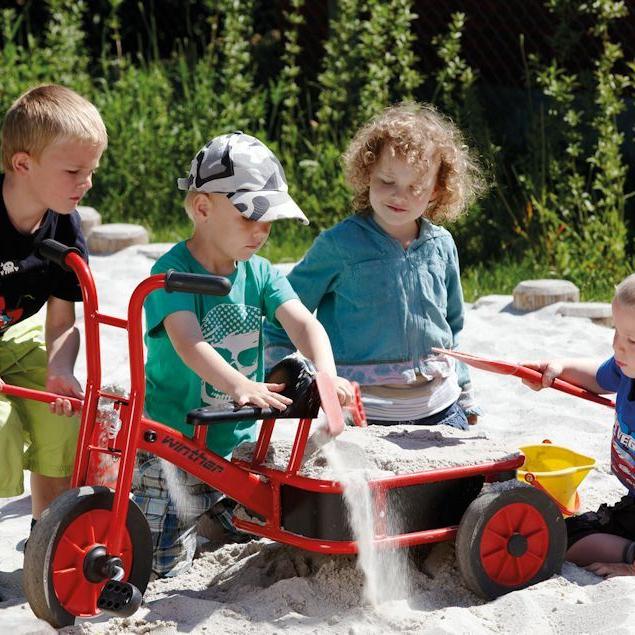 Truck Aktion im Sandkasten - Winther Viking Institutionsfahrzeug in hoher Qualität